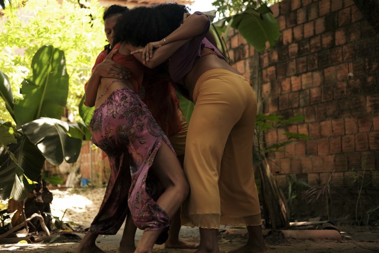 No Laboratório da Escola Porto Iracema das Artes, a Coletiva Negrada elaborou o projeto 'Afrografias da Corpa-Jabuti'