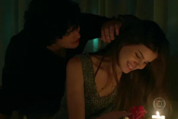 Camilla Queiroz e Gabriel Leone dividem cena da primeira temporada de Verdades Secretas; confira que horas e onde assistir ao vivo à novela hoje, terça-feira, 23 de novembro (23/11) 