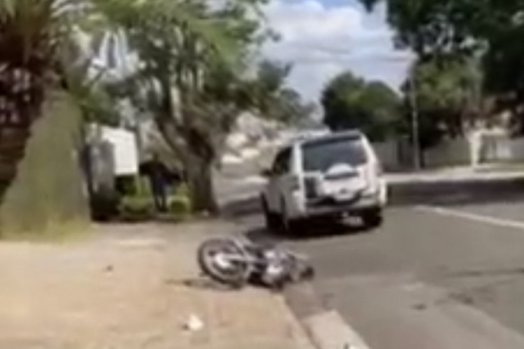 Em Campinas, no Interior de São Paulo, um motorista atropela um motociclista, nesse domingo, 21