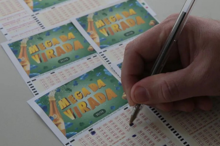 O sorteio da Mega da Virada, com prêmio de R$ 350 milhões, acontece às 20 horas de 31 de dezembro; saiba como apostar