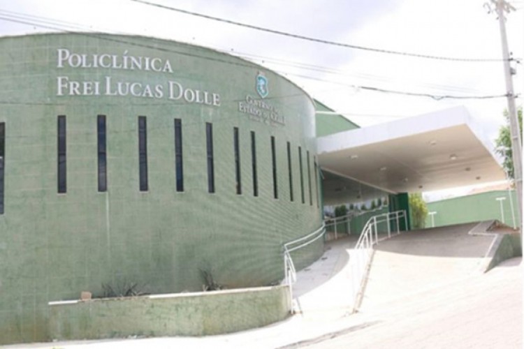 Camilo Santana e o secret&aacute;rio de sa&uacute;de do Cear&aacute; Marcos Gadelha inauguram Policl&iacute;nica de Canind&eacute;