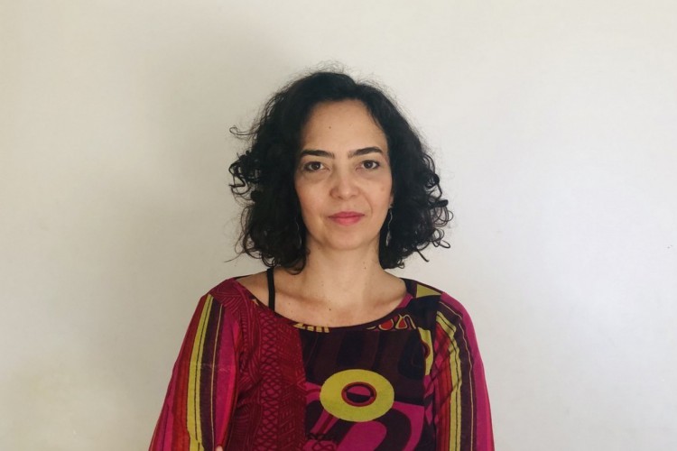 Professora e jornalista cearense Fernanda da Escócia, autora da tese "Invisíveis: uma etnografia sobre brasileiros sem documento"