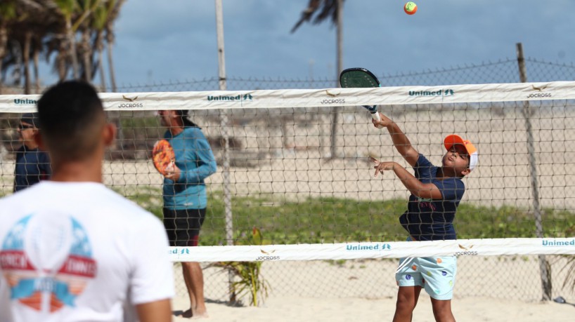 Beach tennis tem cada vez mais adeptos em regiões litorâneas e no Interior 