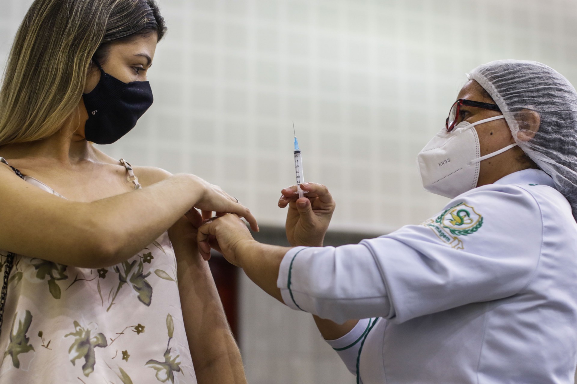 Procura pela imunização tem aumentando no Ceará (Thais Mesquita/OPOVO) (Foto: Thais Mesquita)