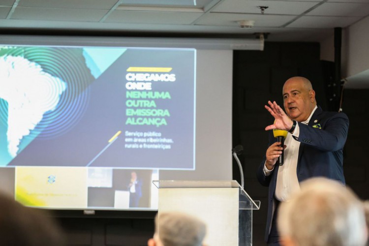 Nos dias 24 e 25 de novembro, a Empresa Brasil de Comunicação (EBC) promove o Encontro da Rede Nacional de Comunicação Pública (RNCP) de TV e Rádio. Esta é a segunda edição do evento, que ocorre em Brasília e reunirá cerca de 60 instituições, entre emissoras de televisão e rádio. O evento proporciona a discussão de estratégias de fortalecimento da RNCP, a troca de experiências entre as afiliadas e debates sobre conteúdo, programação e suporte em estrutura e tecnologia.