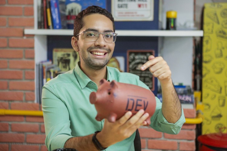 Dei Valor explica como acessar os programas sociais dispon&iacute;veis em 2023