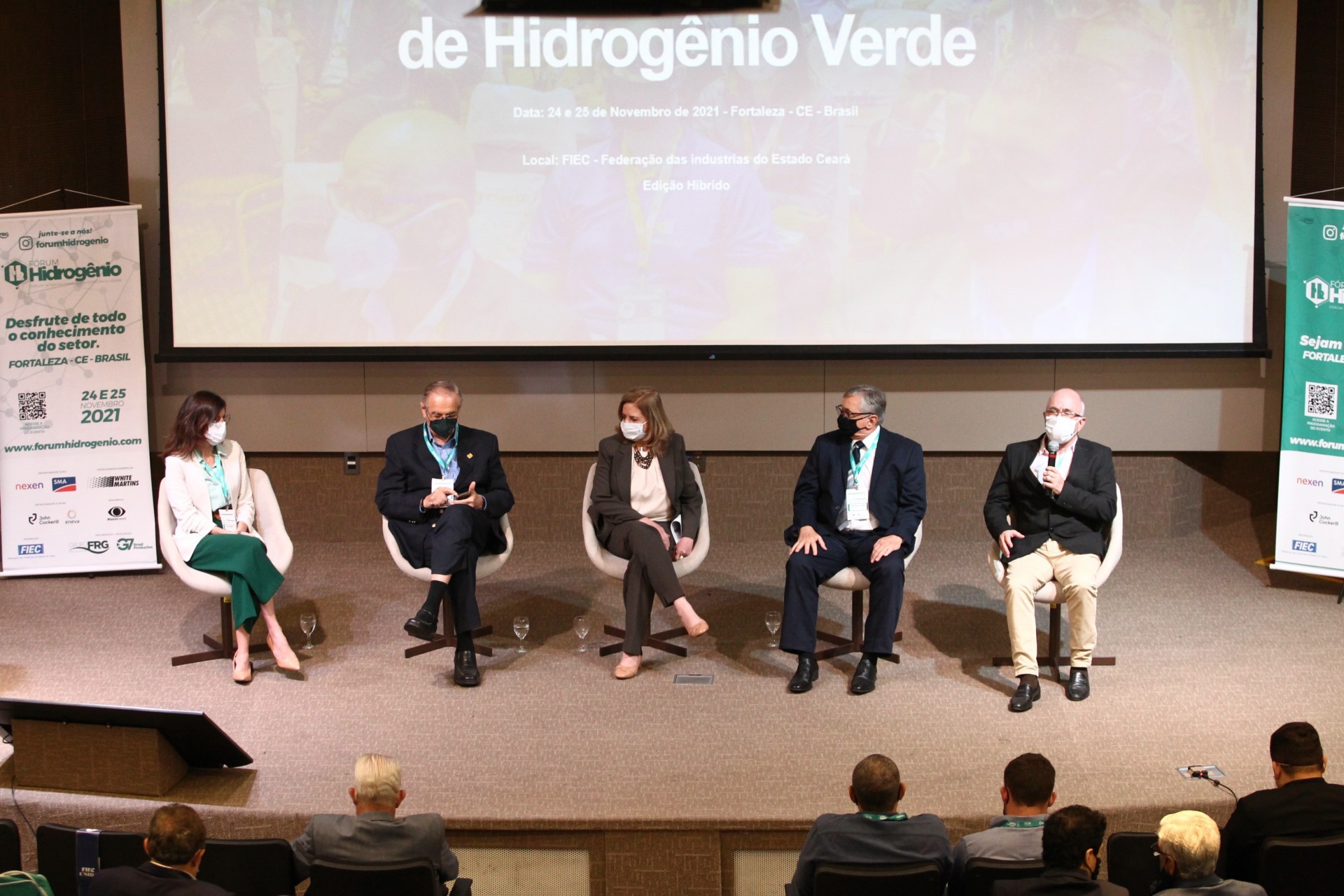 ￼As possibilidades que se abrem para economia cearense a partir do Hidrogênio Verde estão sendo debatidas no I Seminário Internacional do Hidrogênio Verde, em Fortaleza (Foto: FABIO LIMA)