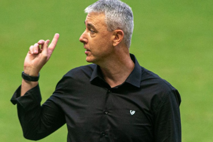 Veja como o treinador Tiago Nunes escalou o Ceará para o confronto contra o Atlético-BA, fora de casa 