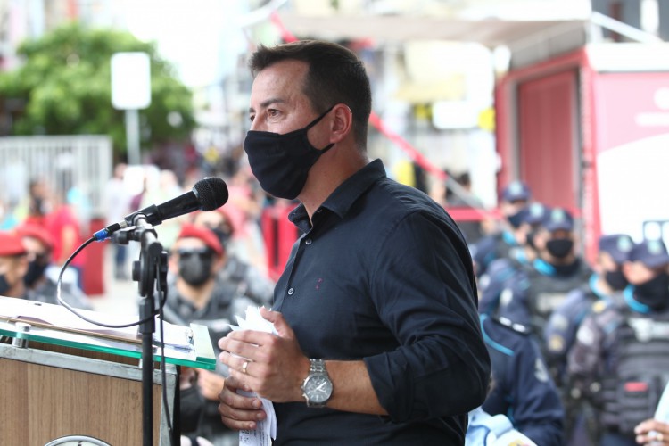 FORTALEZA,CE, BRASIL, 26.11.2021: Sandro Caron, secretário de segurança do estado do Ceará, durante Lançamento da operação Centro Seguro. Praça do Ferreira.  (Fotos: Fabio Lima/O POVO)