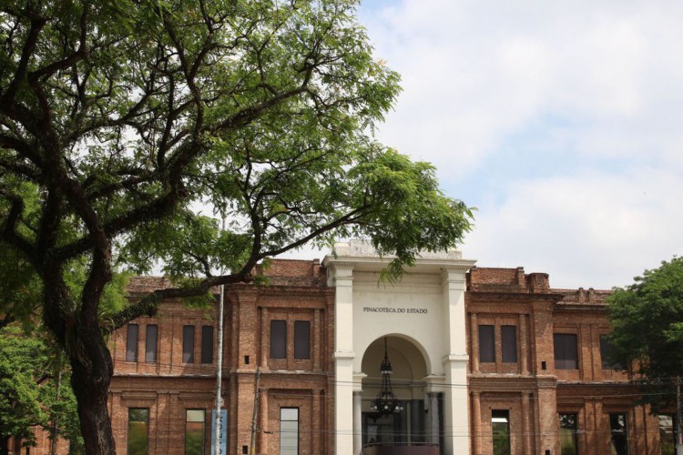 São Paulo - Fachada da Pinacoteca de São Paulo, na praça da Luz.