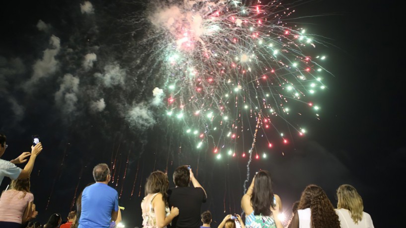 DESTRUÍ a VIZINHANÇA USANDO FOGOS de ARTIFÍCIO! Fireworks Mania