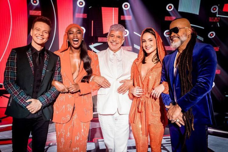 Décimo episódio do The Voice Brasil 2021 segue na fase Batalhas. Saiba onde assistir ao vivo ao episódio de hoje, dia 30/11, e horário