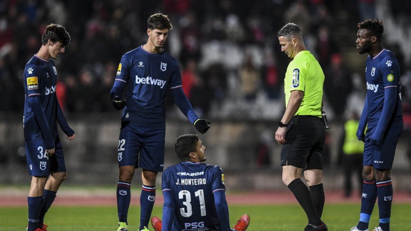 Portugal detecta primeiros casos da variante ômicron em jogadores de time de futebol.(foto: Patrícia de Melo Moreira/AFP)