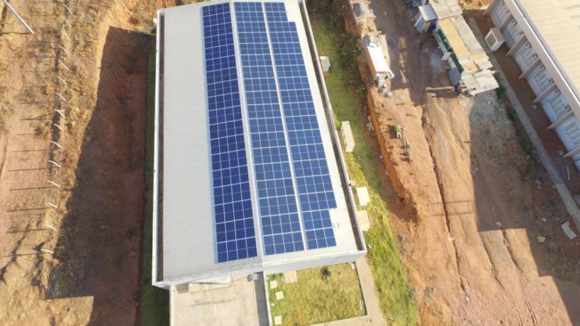 O sistema é formado por 636 módulos fotovoltaicos, gerando, por mês, 30.223 quilowatts por hora, fornecendo 30% da energia consumida na instituição(foto: Reprodução/Dinfra UFCA)
