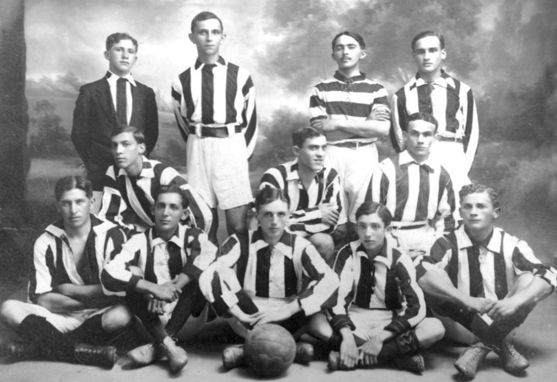 Time titular do Ceará Sporting Club em 1918 (Foto: Acervo Centro Cultural Ceará SC)