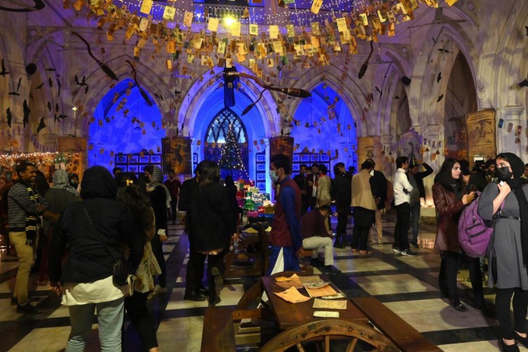 Estudantes do Paquistão transformaram universidade em Hogwarts