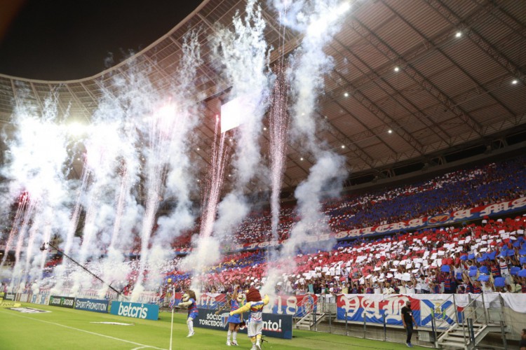 Torcida do Fortaleza faz mosaico no jogo Fortaleza x Juventude, na Arena Castelão, pela Série A 2021