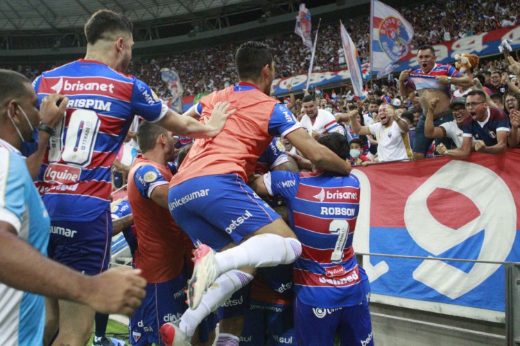 Jogadores do Fortaleza comemoram gol no jogo Fortaleza x Juventude, na Arena Castelão, pela Série A 2021