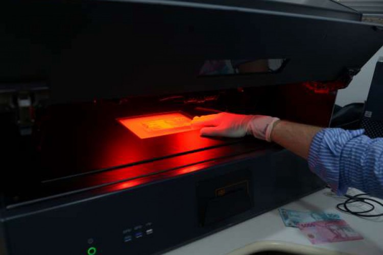 Equipamento para perícias documentoscópicas para Pefoce