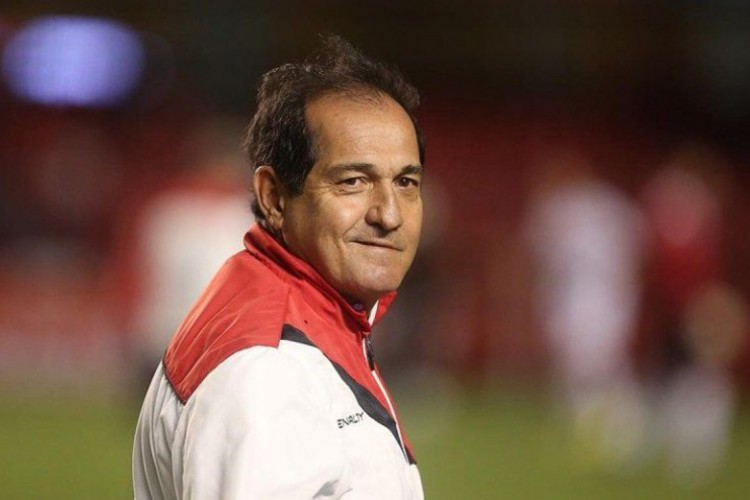 Muricy Ramalho encerrou a carreira de treinador ap&oacute;s se recuperar de uma arritmia card&iacute;aca na v&eacute;spera de um jogo