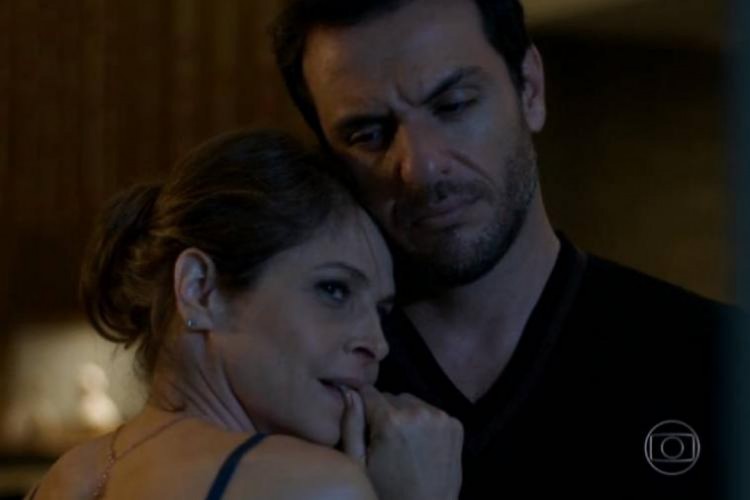 Rodrigo Lombardi e Drica Moraes na primeira temporada de Verdades Secretas; confira que horas e onde assistir ao vivo à novela hoje, segunda-feira, 13 de dezembro (13/12) 