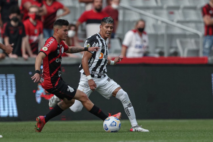 Confira onde assistir ao vivo ao jogo, horário, provável escalação e demais informações de Atlético-MG x Athletico-PR pela Copa do Brasil. 