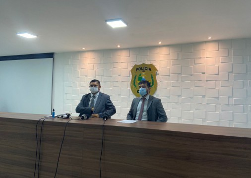 Coletiva na sede da Delegacia Geral com o delegado Pedro Viana e o delegado Rafael Biazi, titular e adjunto da DRFVC, respectivamente 