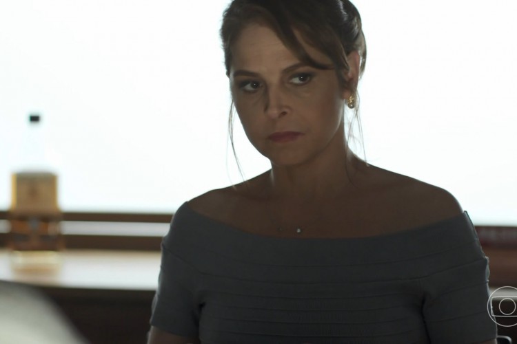 Drica Moraes como Carolina na primeira temporada de Verdades Secretas; confira que horas e onde assistir ao vivo à novela hoje, quinta-feira, 16 de dezembro (16/12) 
