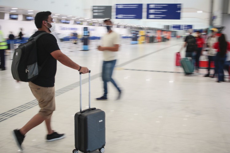 O destaque do mês foi o transporte aéreo, que superou em 63,3% o faturamento de novembro do ano anterior