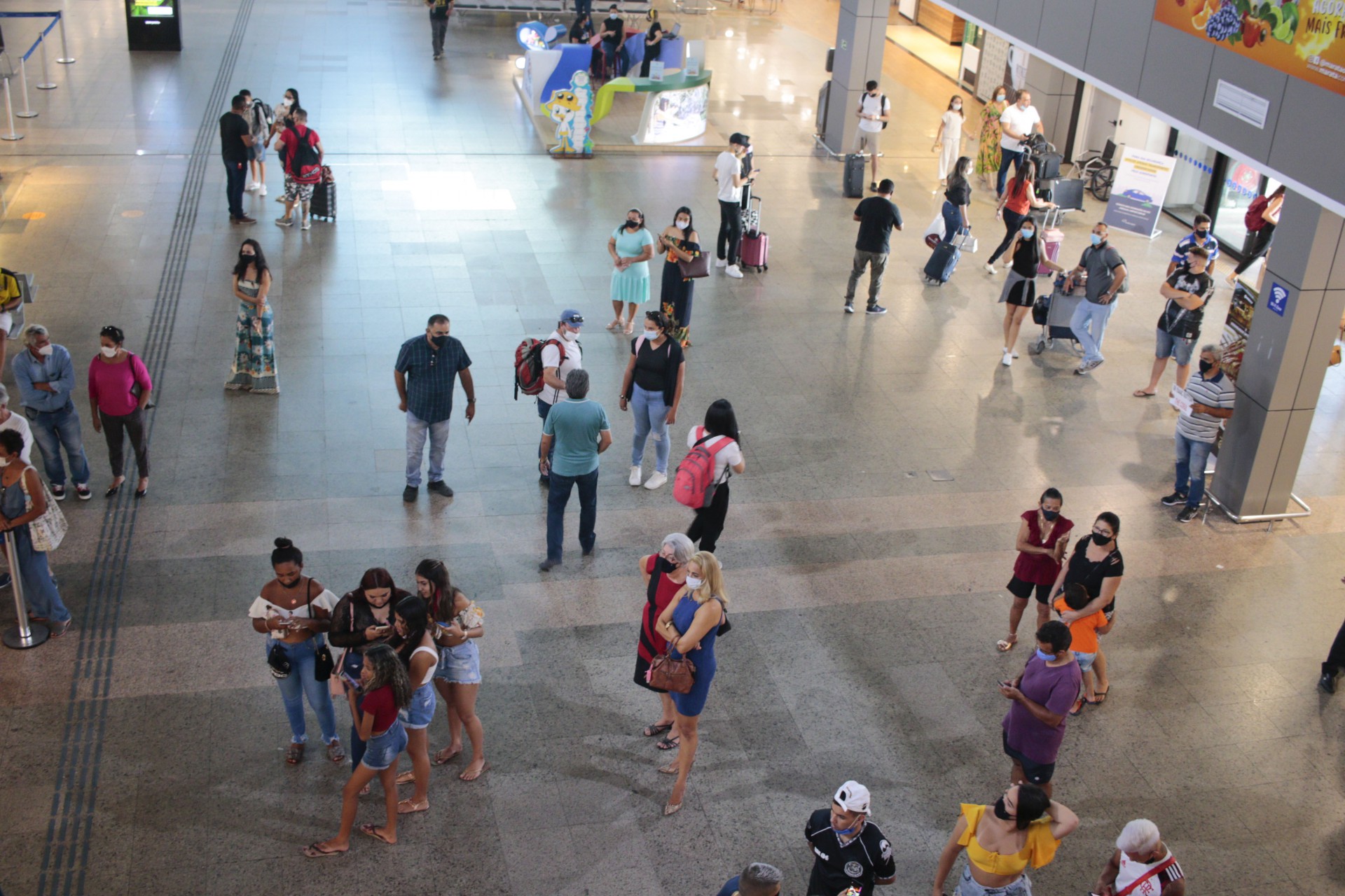 DOIS passageiros com Ômicron desembarcaram no Aeroporto de Fortaleza (Foto: Bárbara Moira)