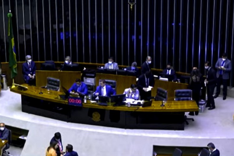 Registro de tela da votação no Congresso Nacional desta sexta-feira, 17