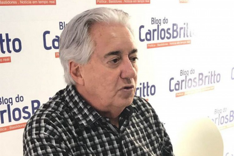 Jornalista cearense Francisco Jos&eacute; fdeu entrevista &agrave; r&aacute;dio CBN Cariri
