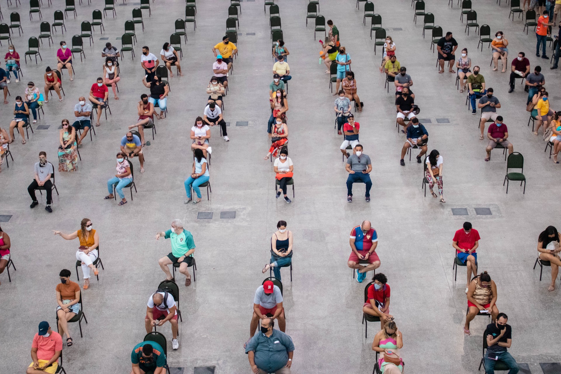 Na atual fase, adultos com mais de 50 anos podem receber a quarta dose (Foto: FERNANDA BARROS)
