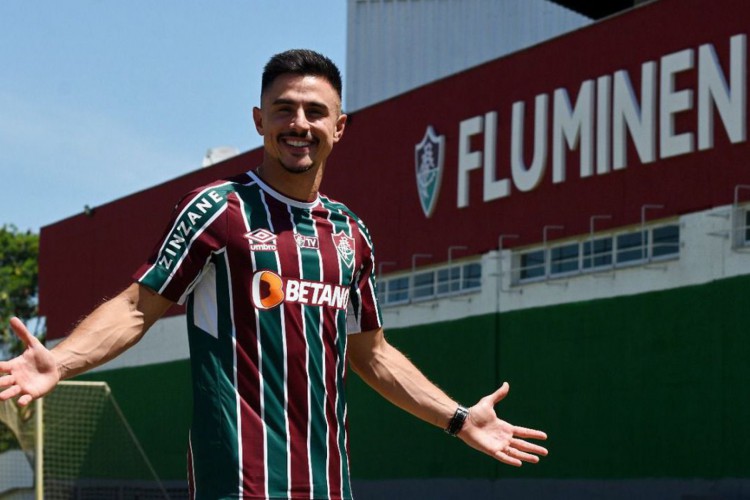 Fluminense anuncia acerto com o atacante Willian Bigode