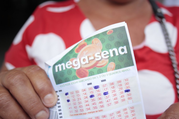 Sorteio da Mega Sena da Virada ocorreu nesta sexta-feira, 31/12/2021