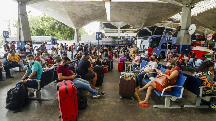 Carnaval: Com baixa expectativa de viagens, empresas vão disponibilizar apenas 52 ônibus extras nas rodoviárias de Fortaleza  (foto: Thais Mesquita)