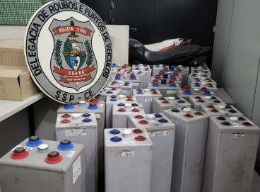 Funcionários suspeitos de furtarem cerca de 60 baterias estacionárias são presos pela Polícia Civil 