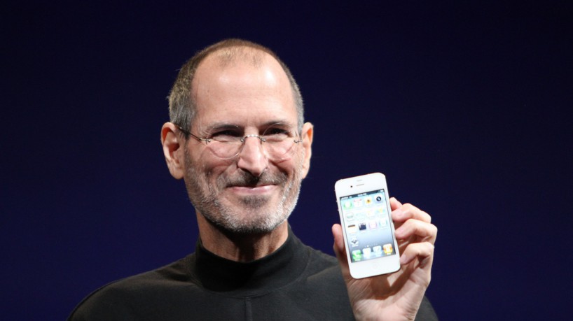 Último modelo anunciado por Steve Jobs, iPhone 4 trouxe grandes mudanças no design exterior e tela Retina