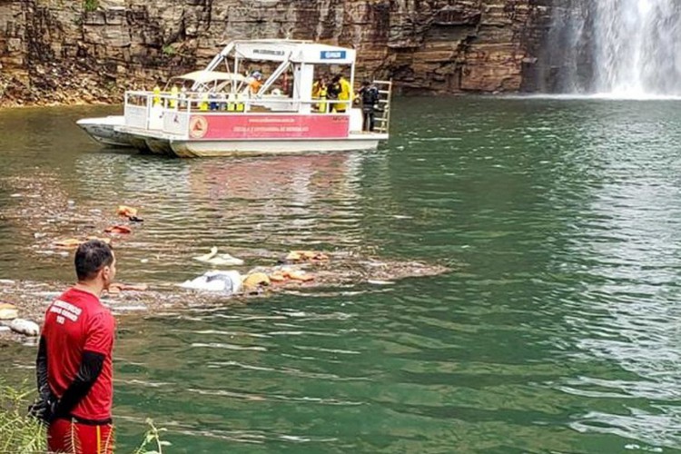 10 pessoas morreram no acidente no cânion do Lago de Furnas, na cidade de Capitólio, Minas Gerais (MG). Veja últimas notícias de hoje, terça-feira, 11 de janeiro (11/01) 
