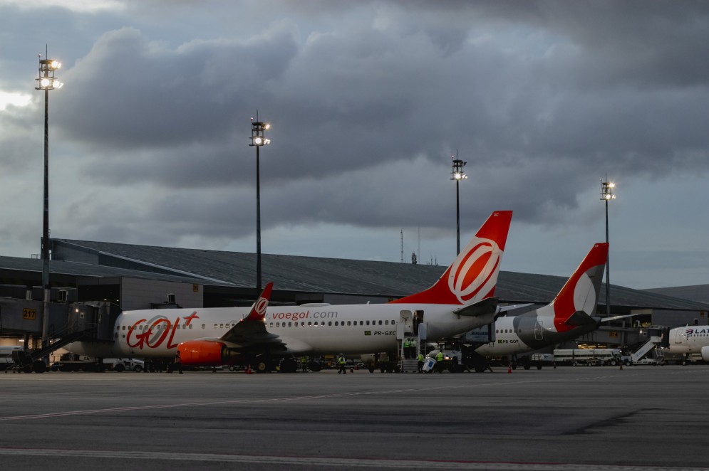 FORTALEZA, CE, BRASIL, 10-01.2022: Aeronautas reivindicavam o reajuste salarial, vale-alimenta&ccedil;&atilde;o maior e medidas contra a fadiga (Foto:Aurelio Alves/ Jornal O POVO)