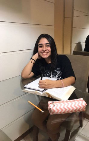 Aos 15 anos, Melina de Queiroz está prestes a entrar no Ensino Médio(Foto: Arquivo pessoal)