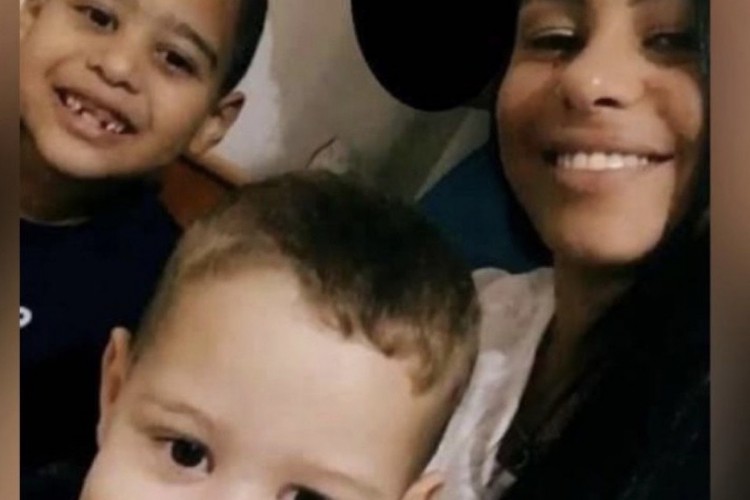 Uma mulher identificada de Stephani Ferreira Peixoto matou os dois filhos de 6 e 3 anos de idade, no município de Guapimirim, na Baixada Fluminense