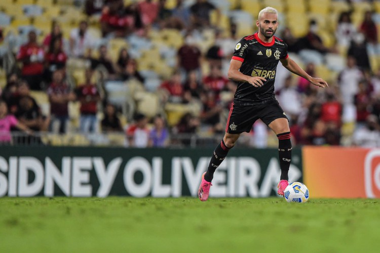 Flamengo compra Thiago Maia de forma definitiva