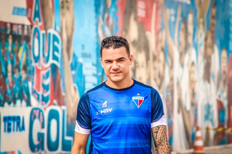 Goleiro Felipe Alves em treino do Fortaleza no Centro de Excelência Alcides Santos, no Pici