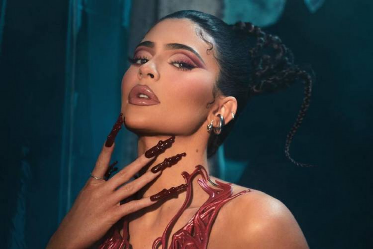 Kyllie Jenner alcançou 300 milhões de seguidores no Instagram