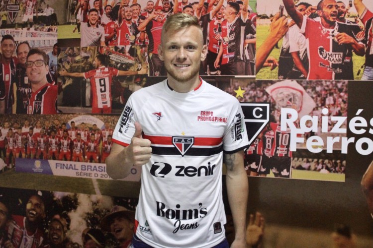 Robson Alem&atilde;o &eacute; o novo refor&ccedil;o do Tubar&atilde;o da Barra para a temporada de 2022