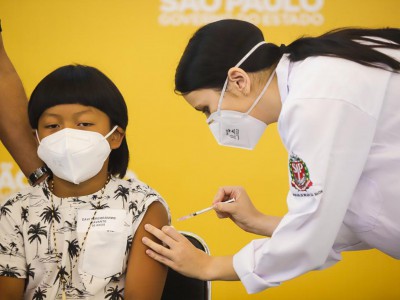 ￼DAVI Seremramiwe Xavante, 8, foi a primeira criança vacinada no Brasil