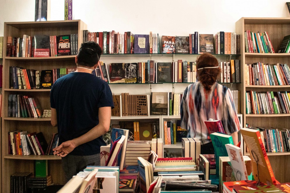 A Livraria Lamarca anunciou o encerramento das atividades em meados de 2023, mas continua aberta até finalizar a venda de seu acervo(Foto: FERNANDA BARROS/Especial para O POVO)