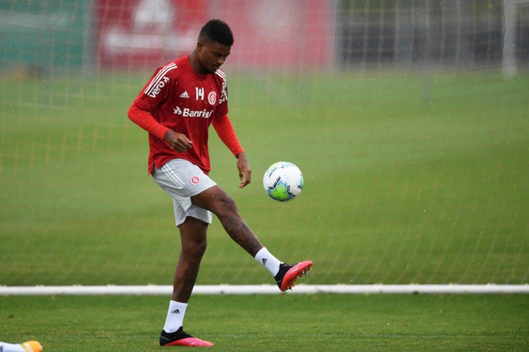 Jogador foi acusado de vazar um vídeo íntimo envolvendo uma menor de 14 anos