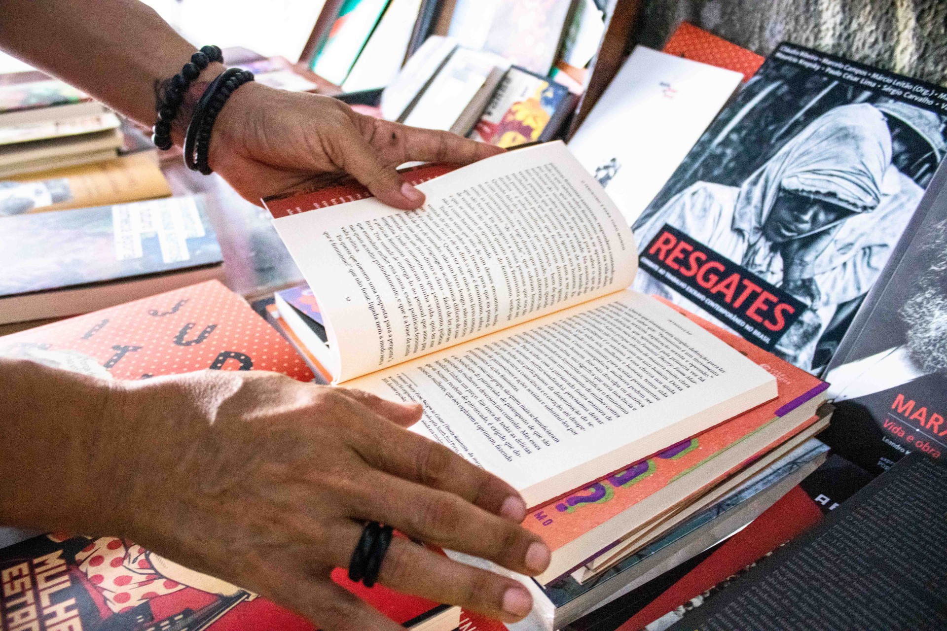 Autores cearenses buscam expandir oportunidades dentro da cena literária  (Foto: FERNANDA BARROS)